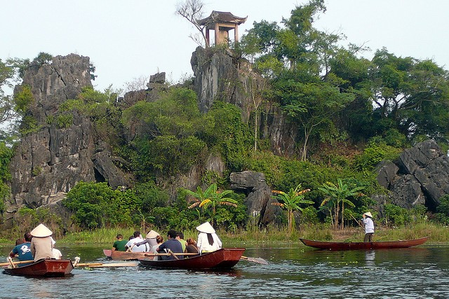 Theo dòng văn hóa Việt Nam
