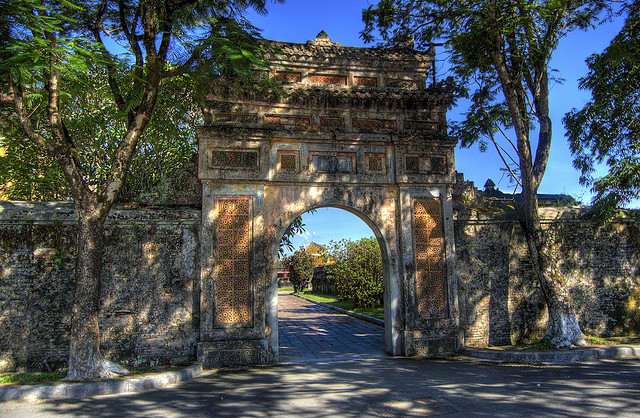 Hue Daily Tour