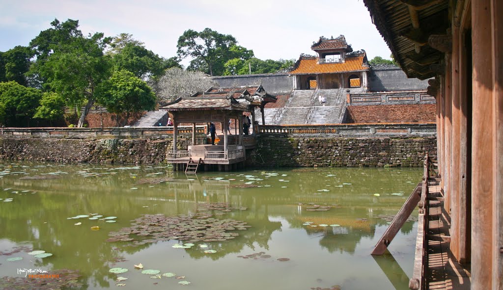 Hue Daily Tour