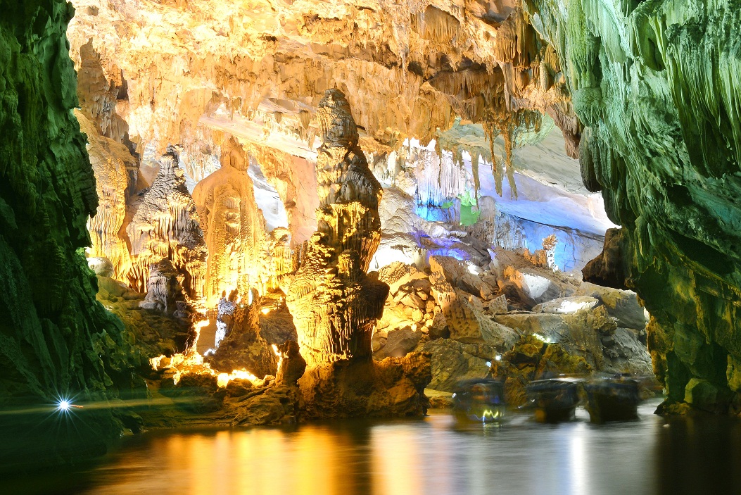 Hue - PhongNha Caves 2 Days